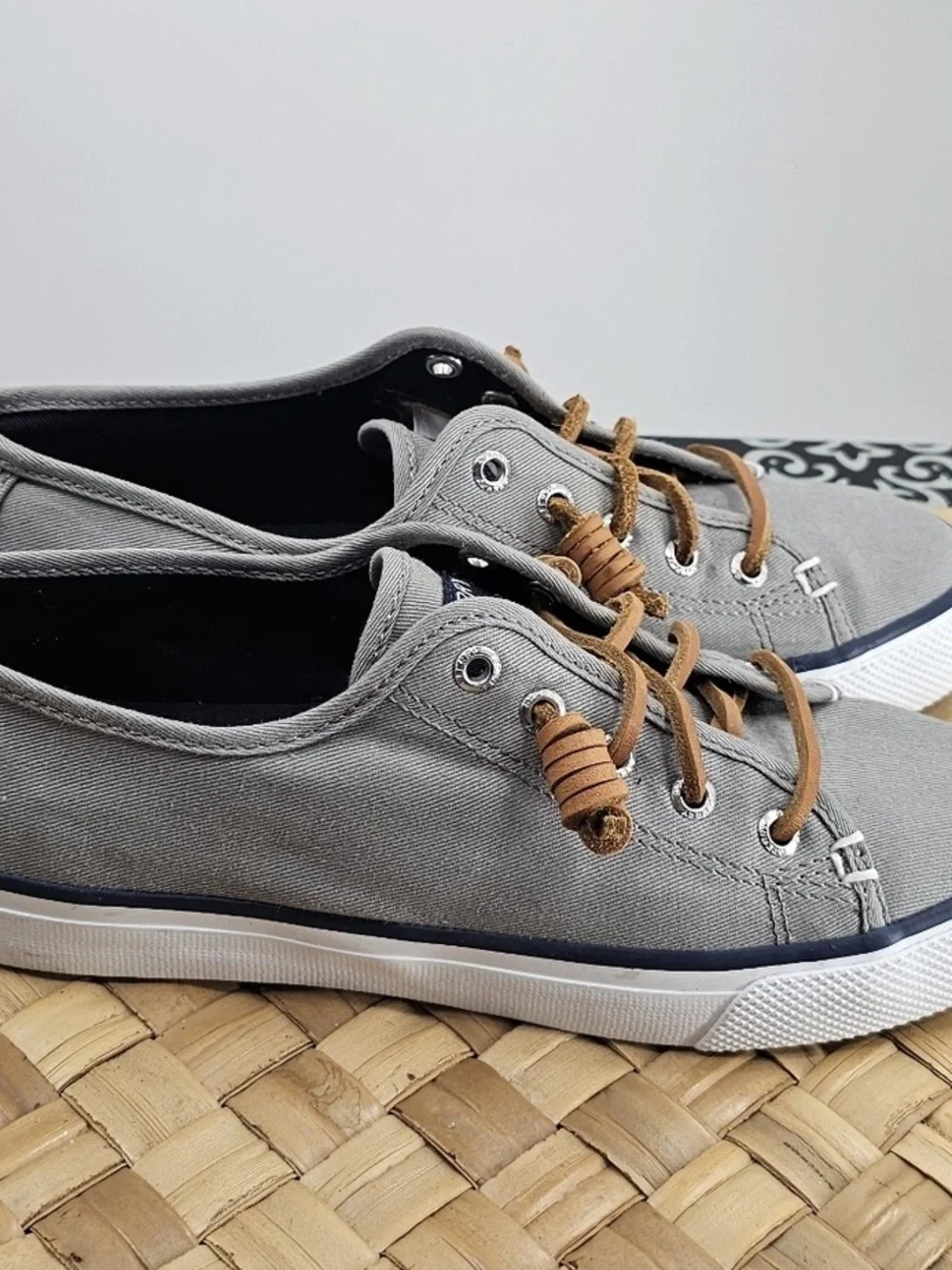 Gray Canvas Men’s Low-Top Sneakers - Unbranded